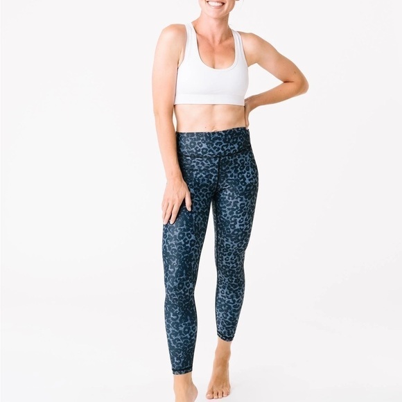 ZYIA Brilliant Cheetah Leopard‎ Print Scrunch Butt Leggings Blue Black - Picture 5 of 12